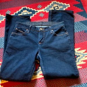 Women’s Wrangler Q-Baby, No Gap waistband riding jeans.